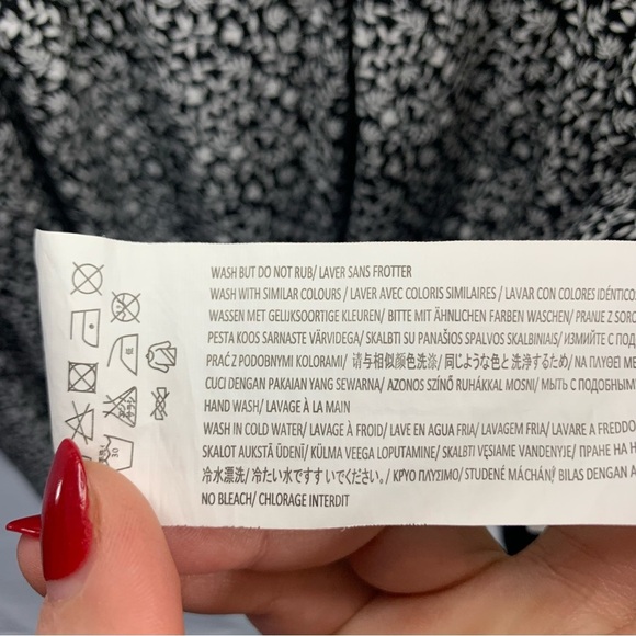 Staple the Label Chic Monochrome Floral V-Neck Smock Mini Dress, size XS - Picture 7 of 10